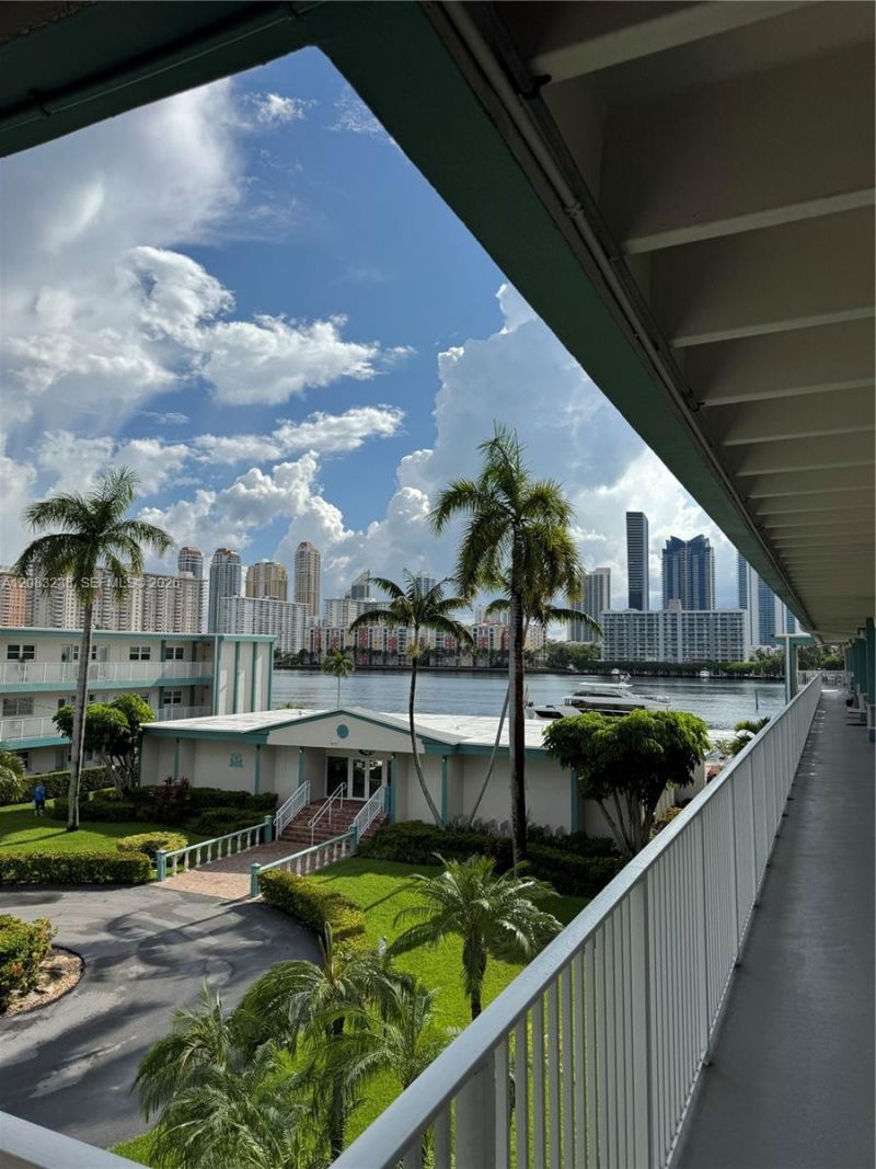 3922 NE 166th St, Unit S305, North Miami Beach, FL 33160 Main Photo