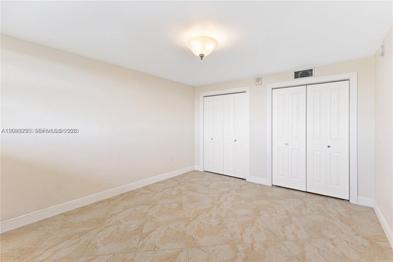 13155 Ixora Ct, Unit 905, North Miami, FL 33181 Photo
