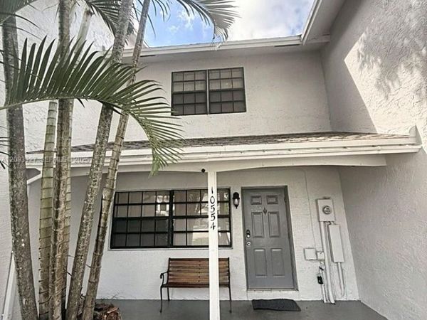 10554 NW 3rd St , Pembroke Pines, FL 33026