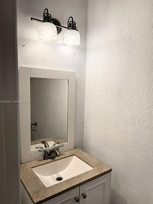 10554 NW 3rd St , Pembroke Pines, FL 33026 Photo