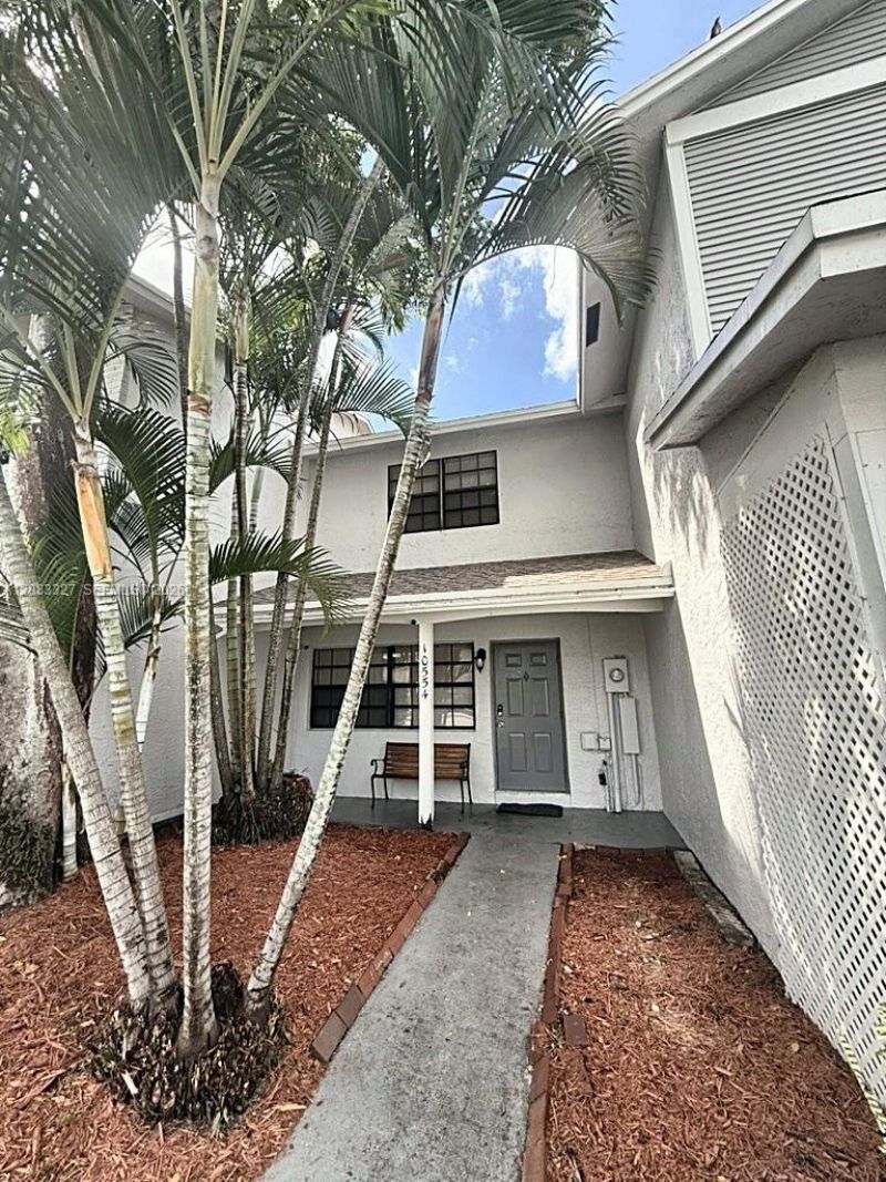 10554 NW 3rd St , Pembroke Pines, FL 33026 Photo