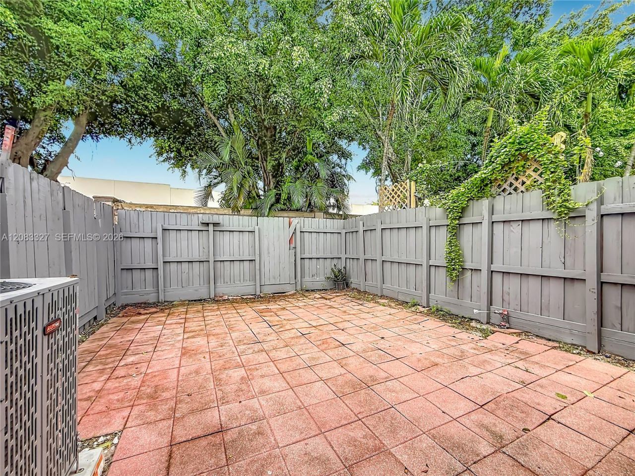 10554 NW 3rd St, Pembroke Pines, FL 33026 Photo