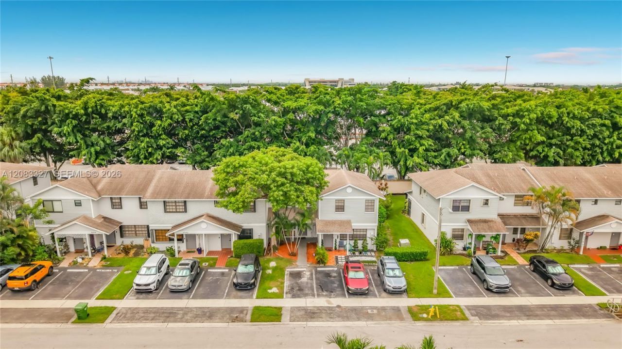 10554 NW 3rd St, Pembroke Pines, FL 33026 Photo