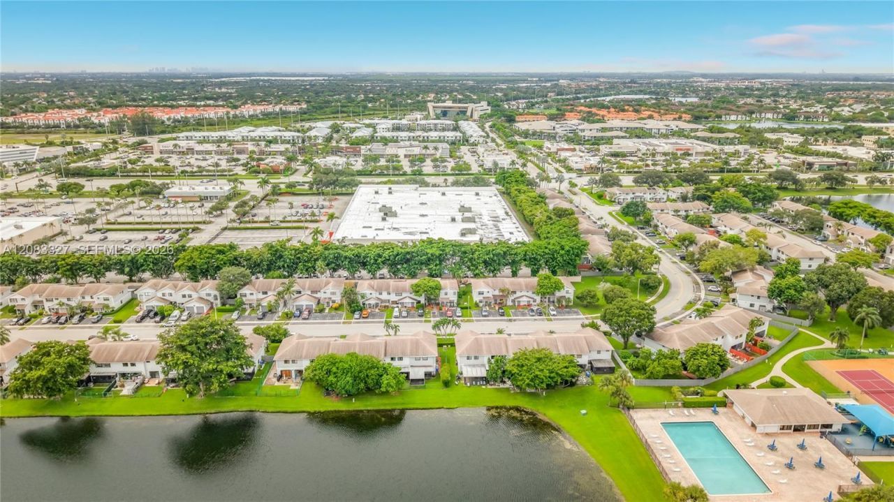 10554 NW 3rd St, Pembroke Pines, FL 33026 Photo