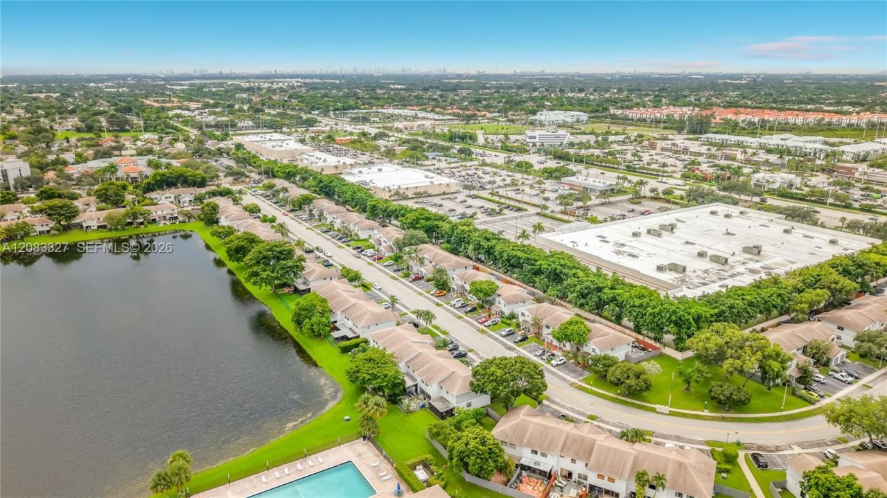 10554 NW 3rd St, Pembroke Pines, FL 33026 Photo