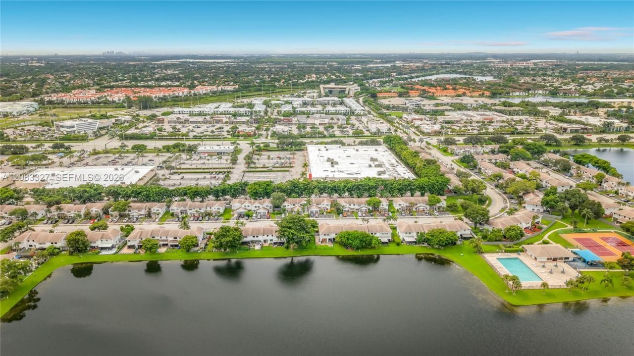 10554 NW 3rd St, Pembroke Pines, FL 33026 Photo