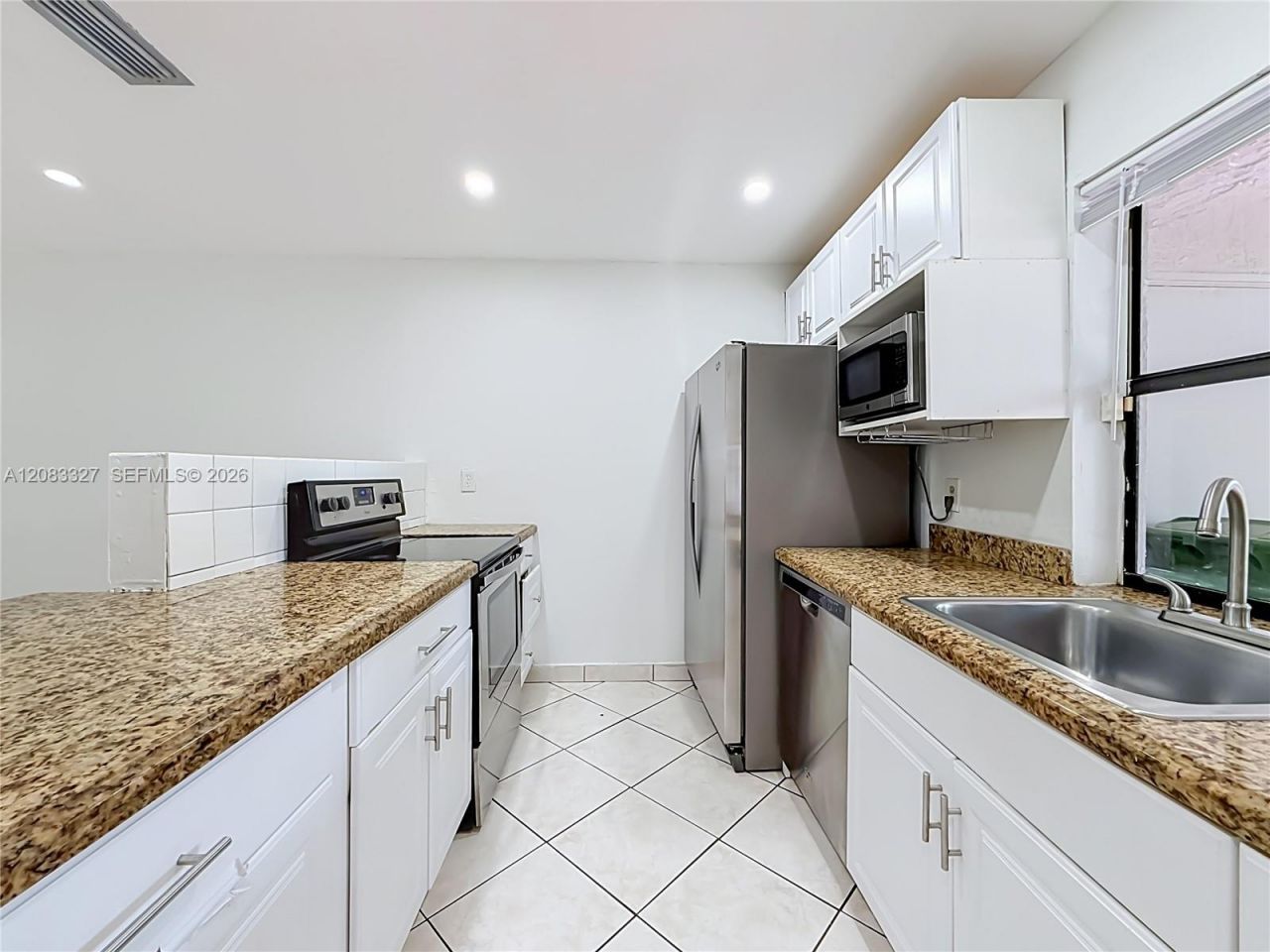 10554 NW 3rd St, Pembroke Pines, FL 33026 Photo