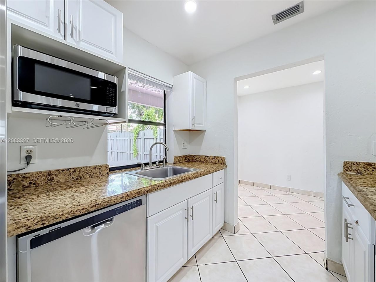 10554 NW 3rd St, Pembroke Pines, FL 33026 Photo