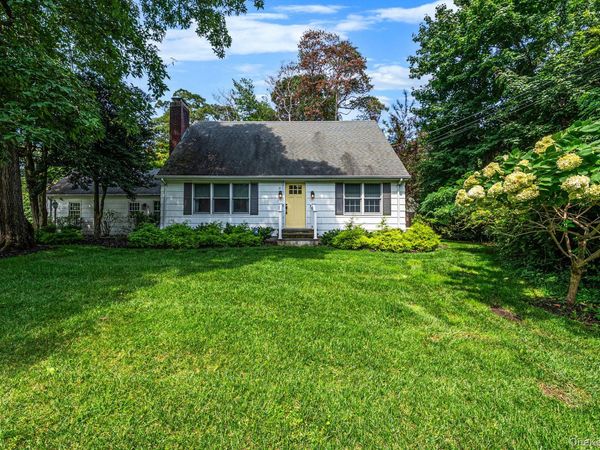 3 Hollow Road, Stony Brook, NY 11790