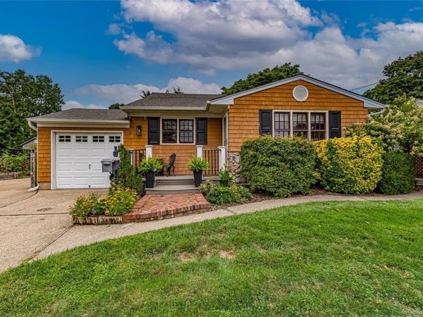 3 Peary Lane , Kings Park, NY 11754