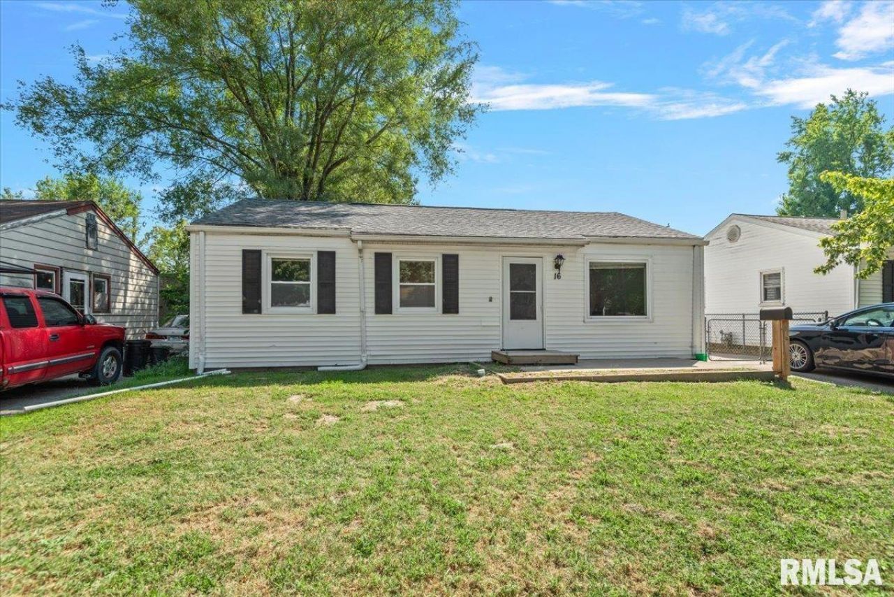 16 Salem Road, Springfield, IL 62702 Main Photo