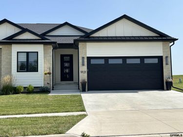 9121 Marbella Drive, Lincoln, NE 68520