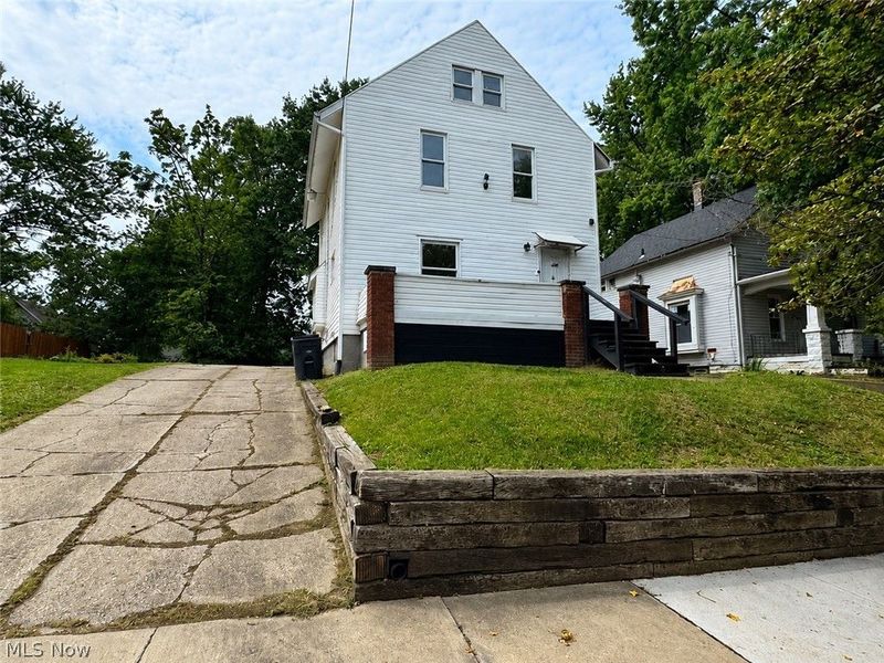 804 Beardsley Street, Akron, OH 44311 Photo 1