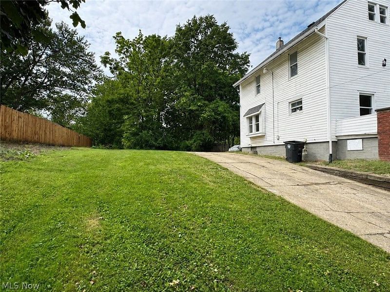 804 Beardsley Street, Akron, OH 44311 Photo 4