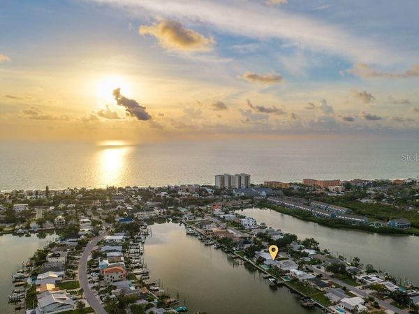 337 LA HACIENDA DRIVE , INDIAN ROCKS BEACH, FL 33785