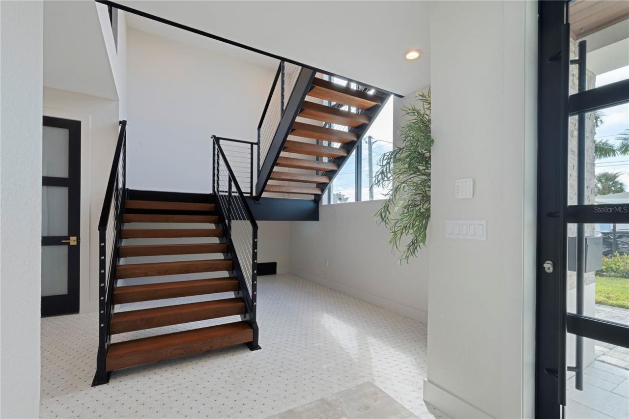 7973 Causeway Boulevard N, Saint Petersburg, FL 33707 Photo