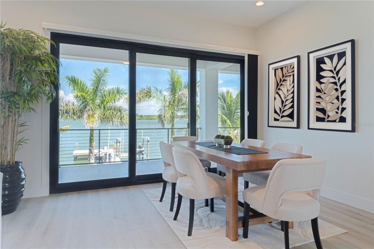 7973 Causeway Boulevard N, Saint Petersburg, FL 33707 Photo