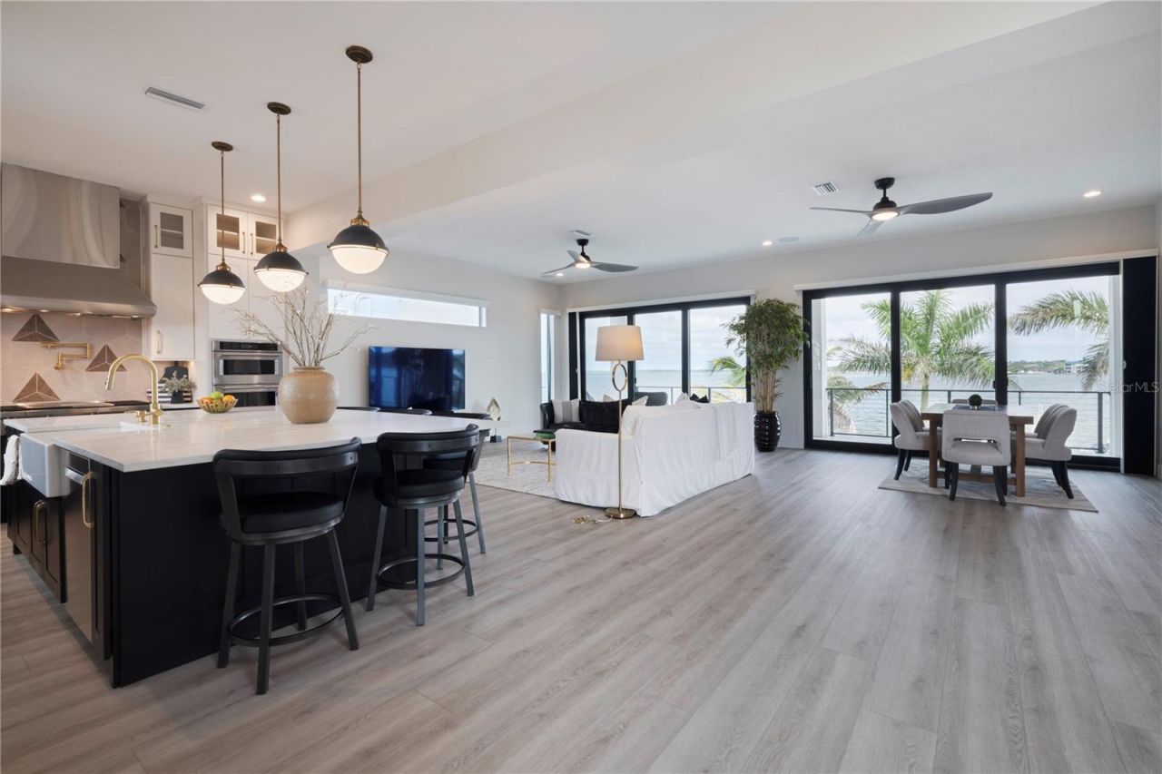 7973 Causeway Boulevard N, Saint Petersburg, FL 33707 Photo