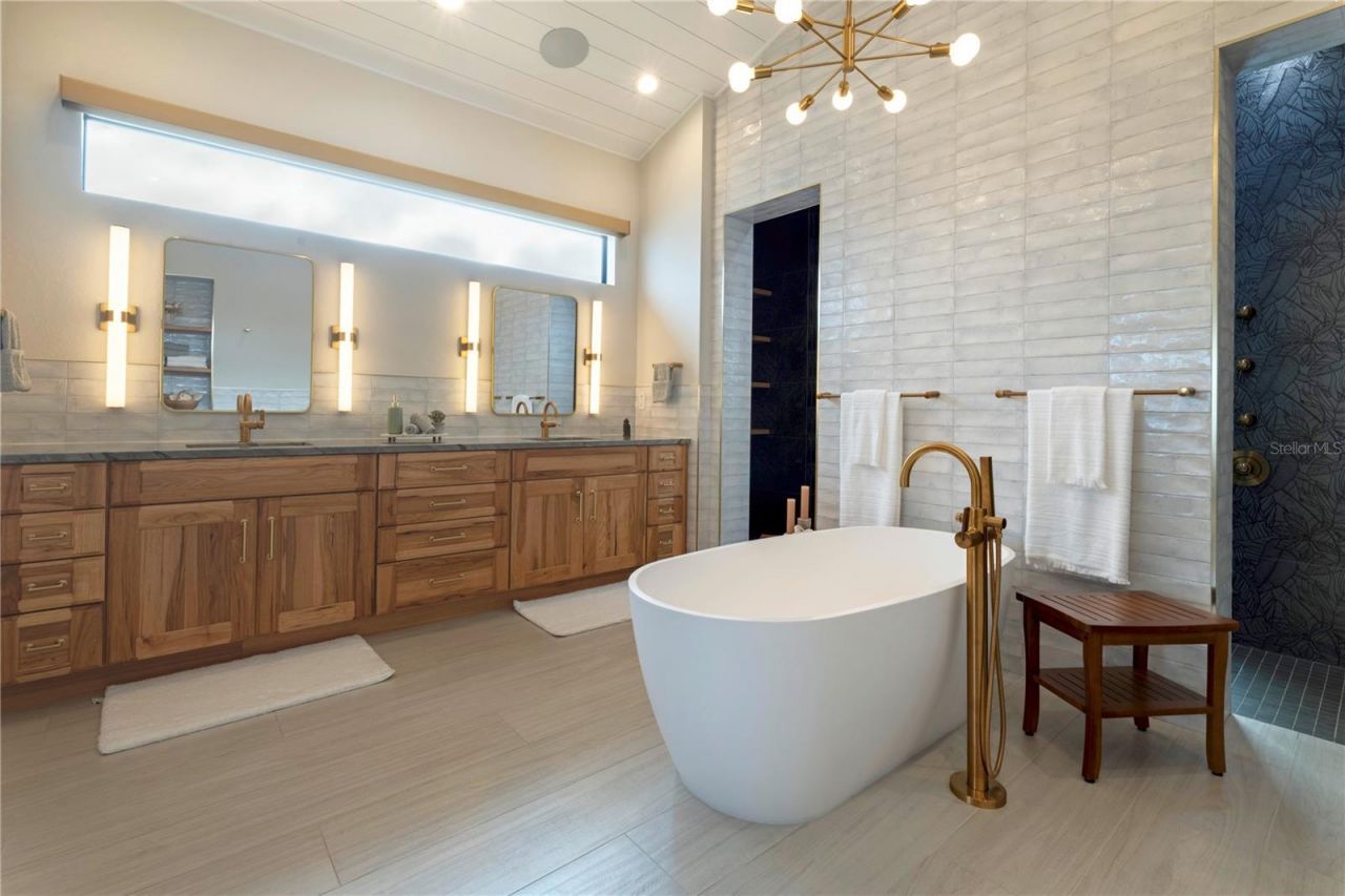 7973 Causeway Boulevard N, Saint Petersburg, FL 33707 Photo