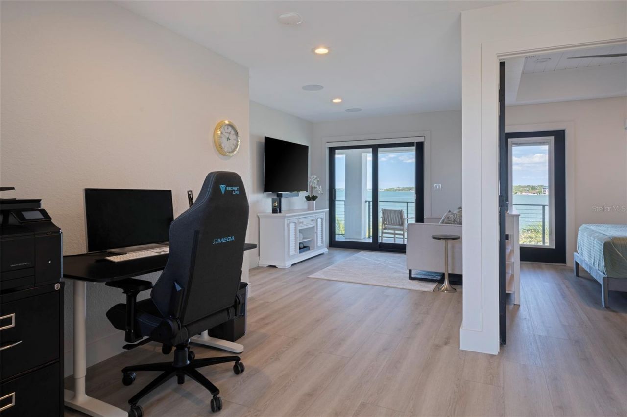 7973 Causeway Boulevard N, Saint Petersburg, FL 33707 Photo