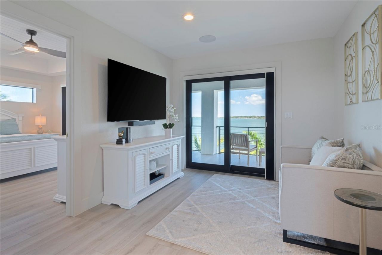 7973 Causeway Boulevard N, Saint Petersburg, FL 33707 Photo