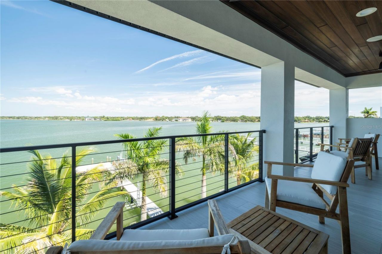 7973 Causeway Boulevard N, Saint Petersburg, FL 33707 Photo