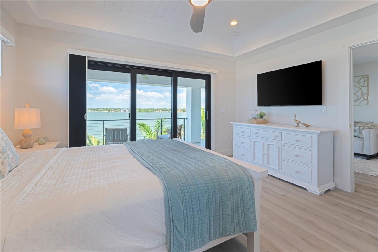 7973 Causeway Boulevard N, Saint Petersburg, FL 33707 Photo