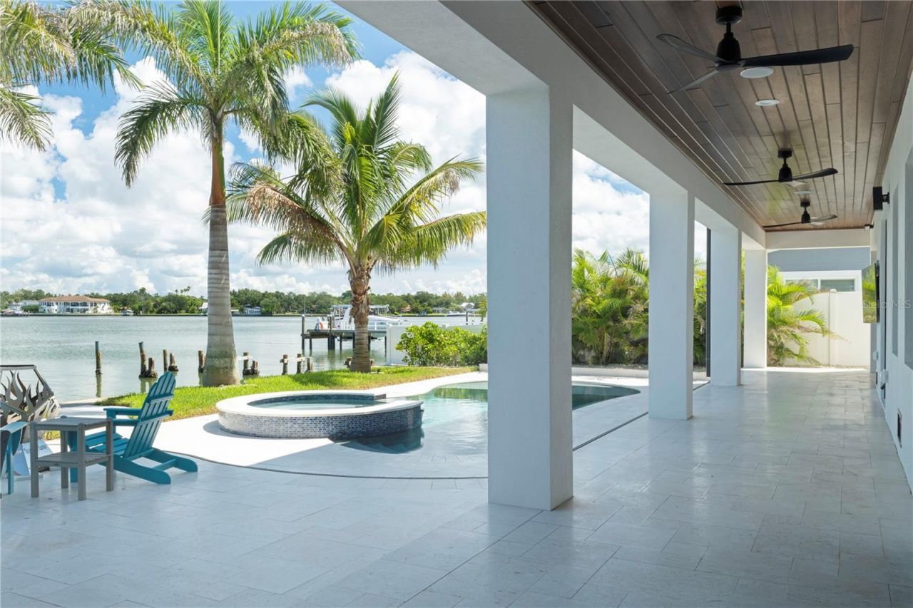 7973 Causeway Boulevard N, Saint Petersburg, FL 33707 Photo