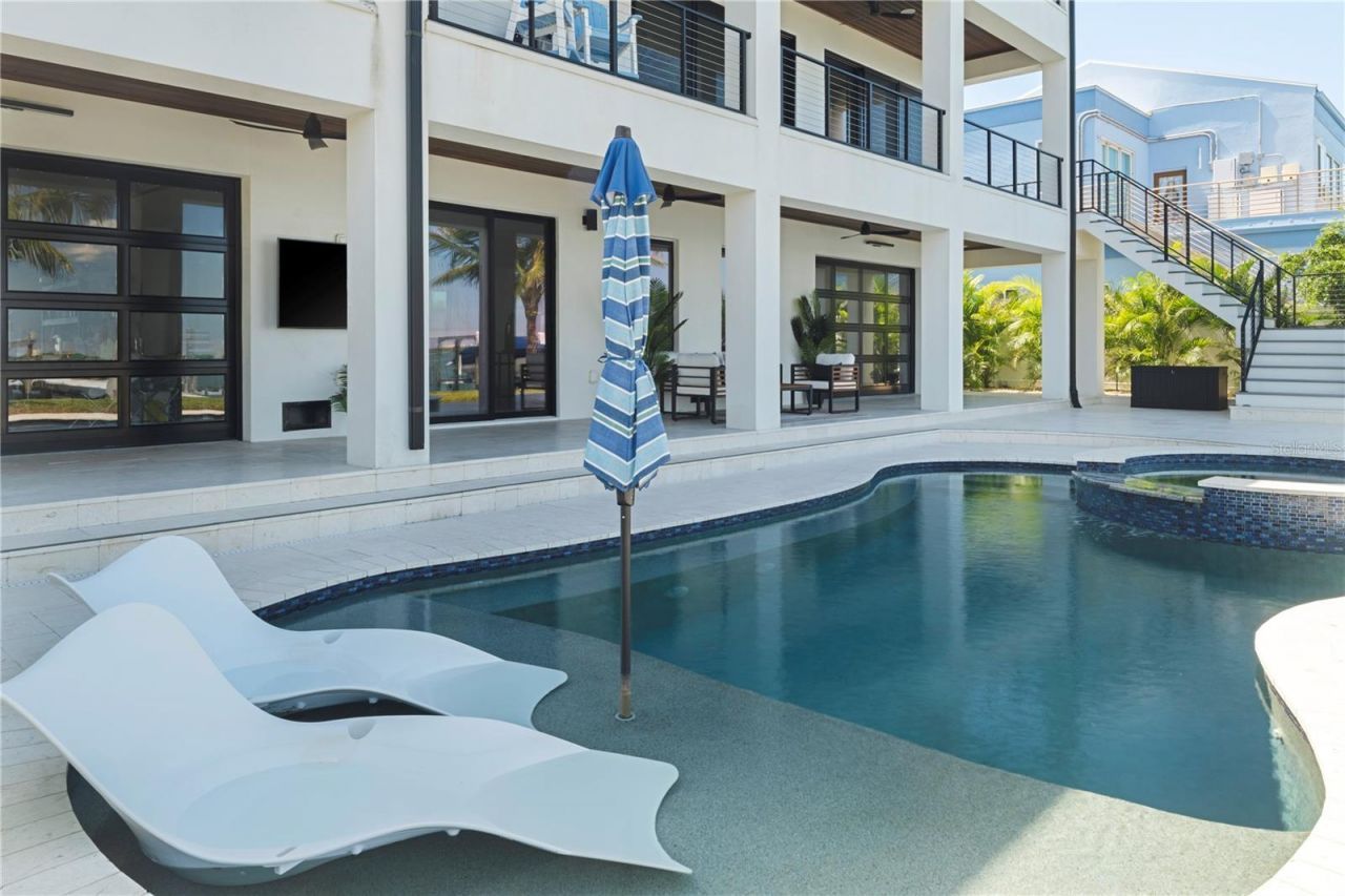 7973 Causeway Boulevard N, Saint Petersburg, FL 33707 Photo