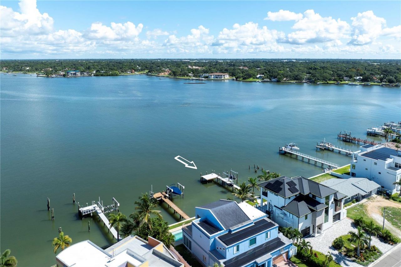7973 Causeway Boulevard N, Saint Petersburg, FL 33707 Photo
