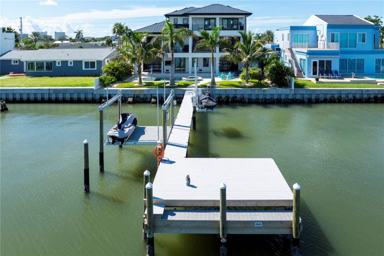 7973 Causeway Boulevard N, Saint Petersburg, FL 33707 Photo