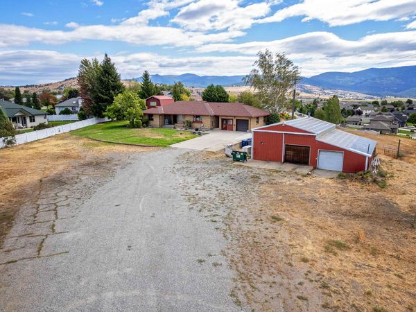1007 S Barker Rd, Greenacres, WA 99016