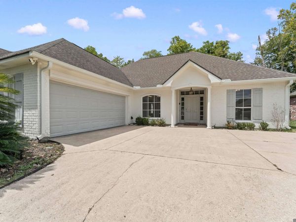 1254 Springlake Dr, Baton Rouge, LA 70810