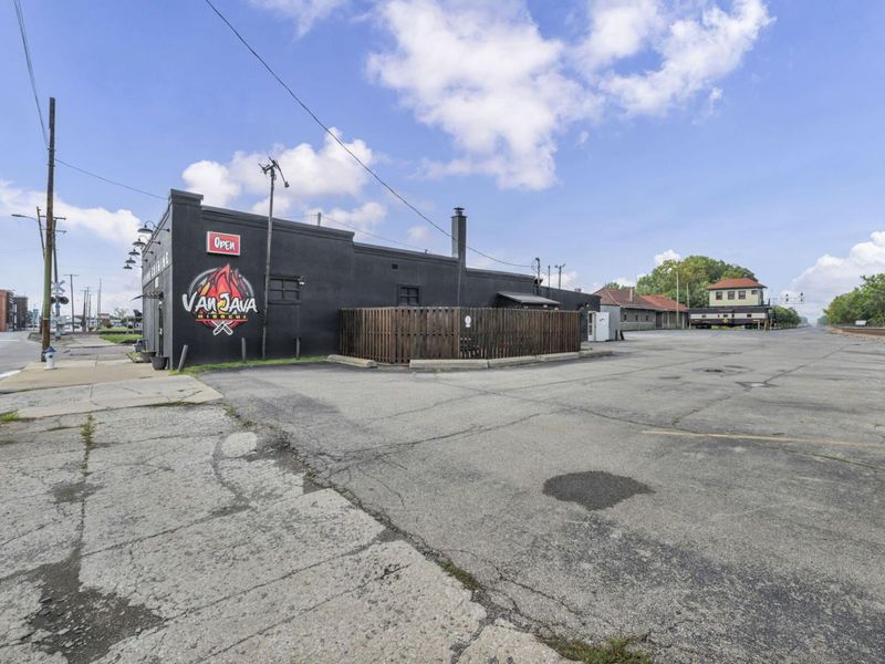 526 W Center Street , Marion, OH 43302 Photo 3