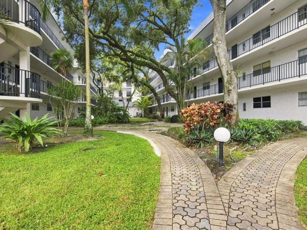 3280 Spanish Moss Terrace, Unit 401, Lauderhill, FL 33319