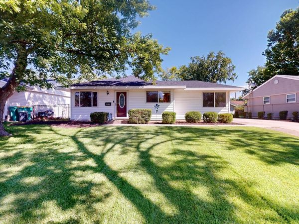 2517 Fairway Drive , Joliet, IL 60435