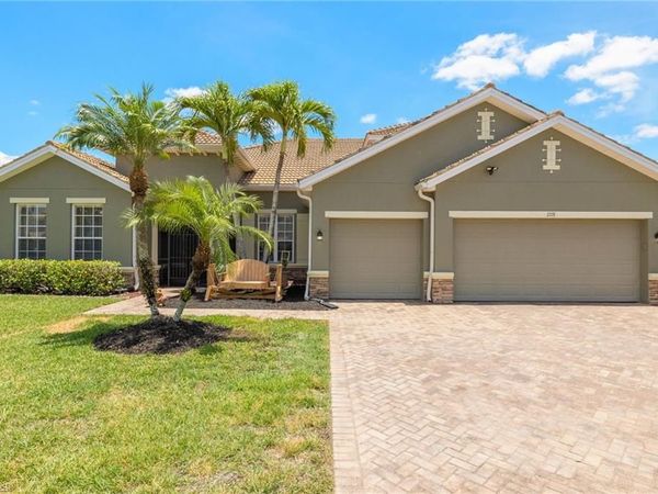 2115 Grove DR , NAPLES, FL 34120