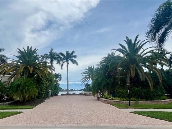 4931 Coach LN , NAPLES, FL 34114