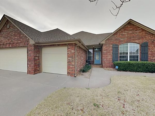 11733 Cherry Point Lane, Yukon, OK 73099