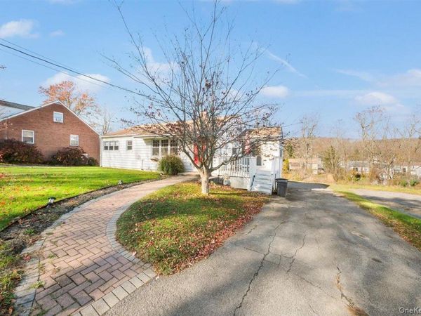 22 Quaker Hill Road, Monroe, NY 10950