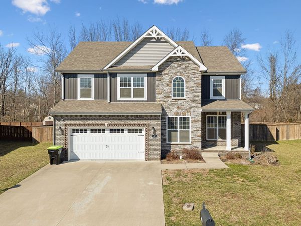 213 Ledina Ct, Clarksville, TN 37043