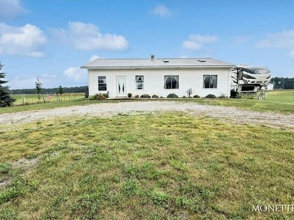 8454 E Skeels Road, Holton, MI 49425