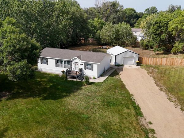 19394 63rd Street NE, New London, MN 56273
