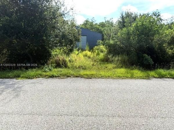 2524 Gem Stone Ave , Lorida, FL 33857