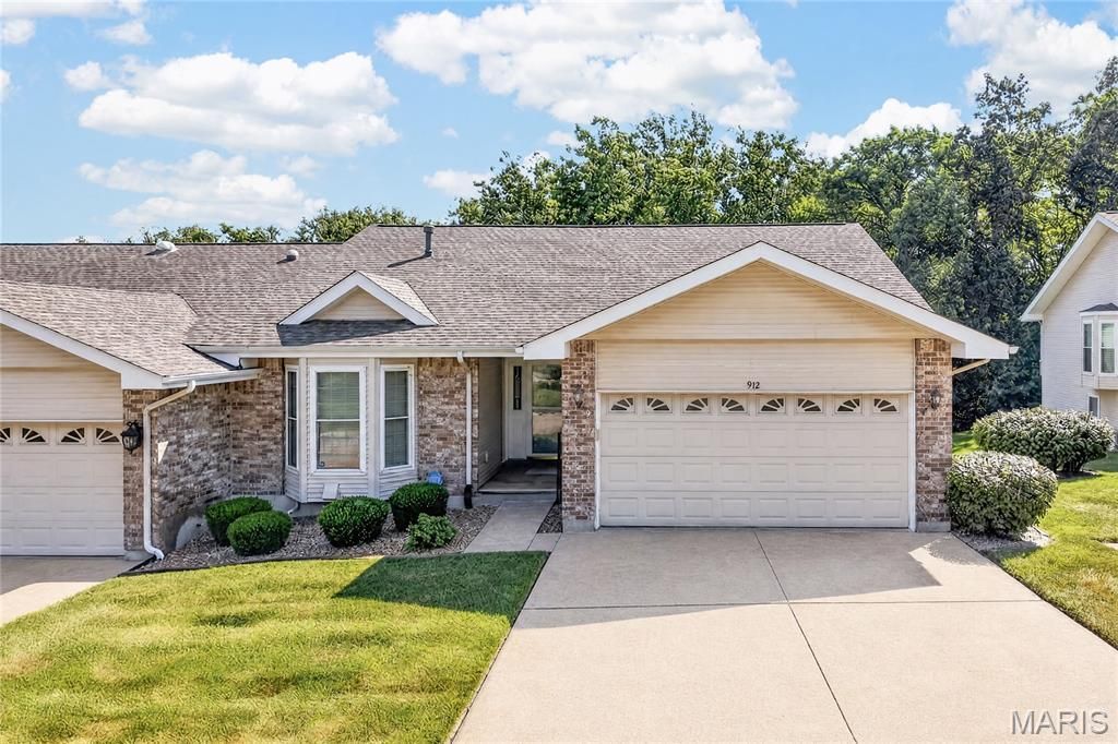 912 Palmer Court , Unit 12, Lake Saint Louis, MO 63367 Main Photo