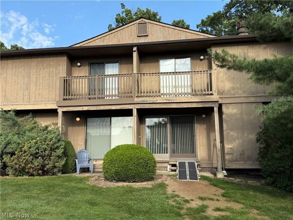 7569 Creekwood Drive , Unit 21D, North Royalton, OH 44133