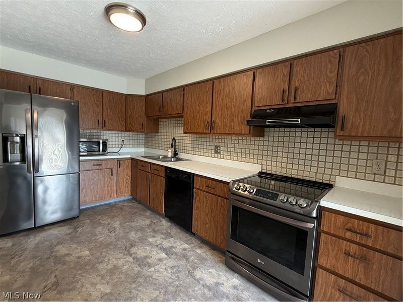 7569 Creekwood Drive, Unit 21D, North Royalton, OH 44133 Photo 12