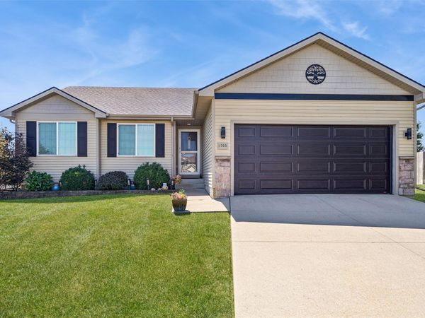 1703 E Boston Place, Indianola, IA 50125