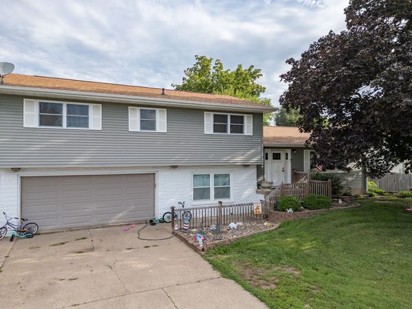 312 11th Place, Camanche, IA 52730