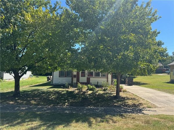 218 N Campbell Street, Pleasant Hill, MO 64080